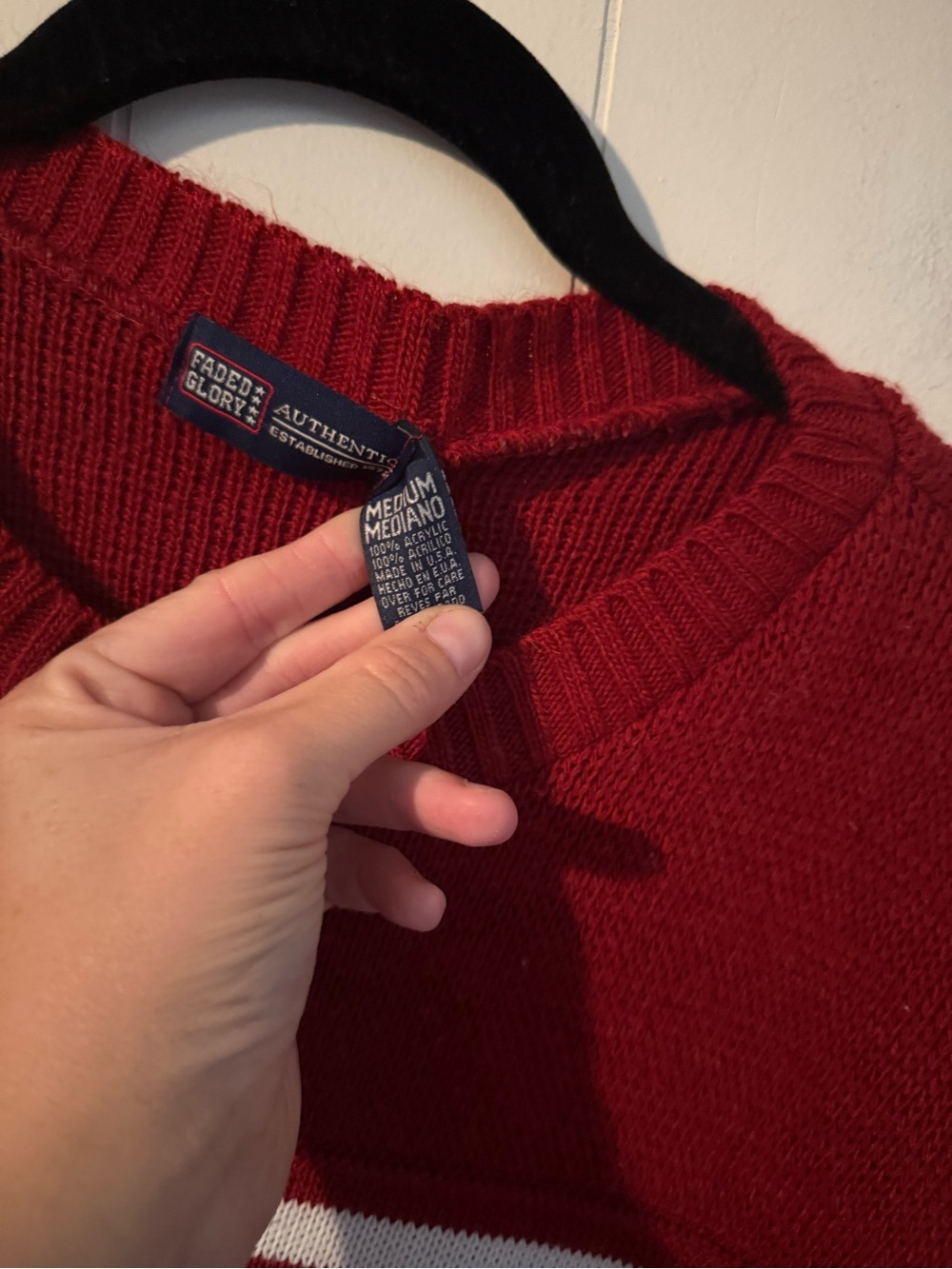 Faded Glory Red Crewneck Sweater with Flag Motif - Picture 6 of 7